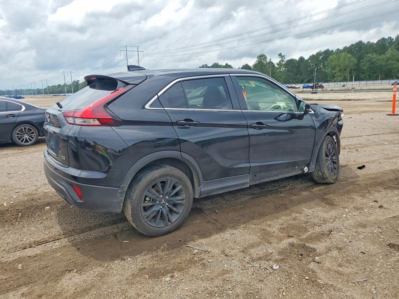2025 Mitsubishi Eclipse Cross Le - Фото 3