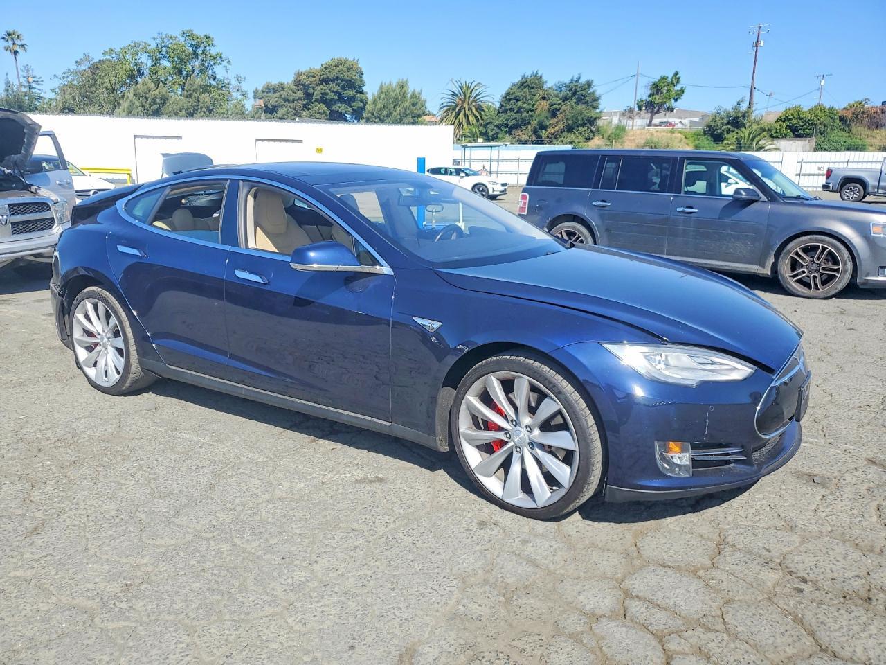 2014 Tesla Model S - Фото 4