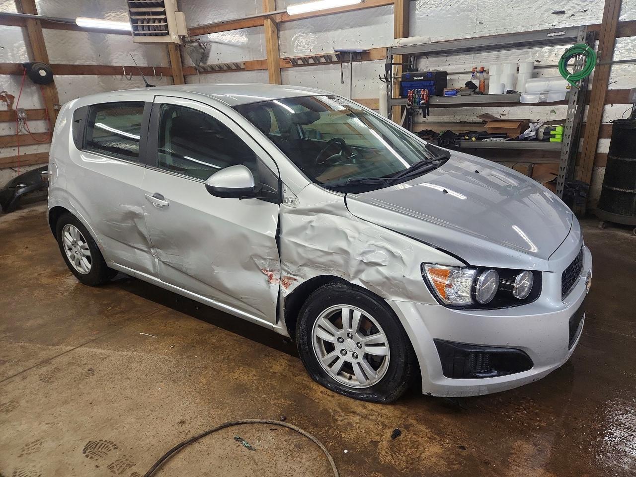 2014 Chevrolet Sonic Lt - Image 4