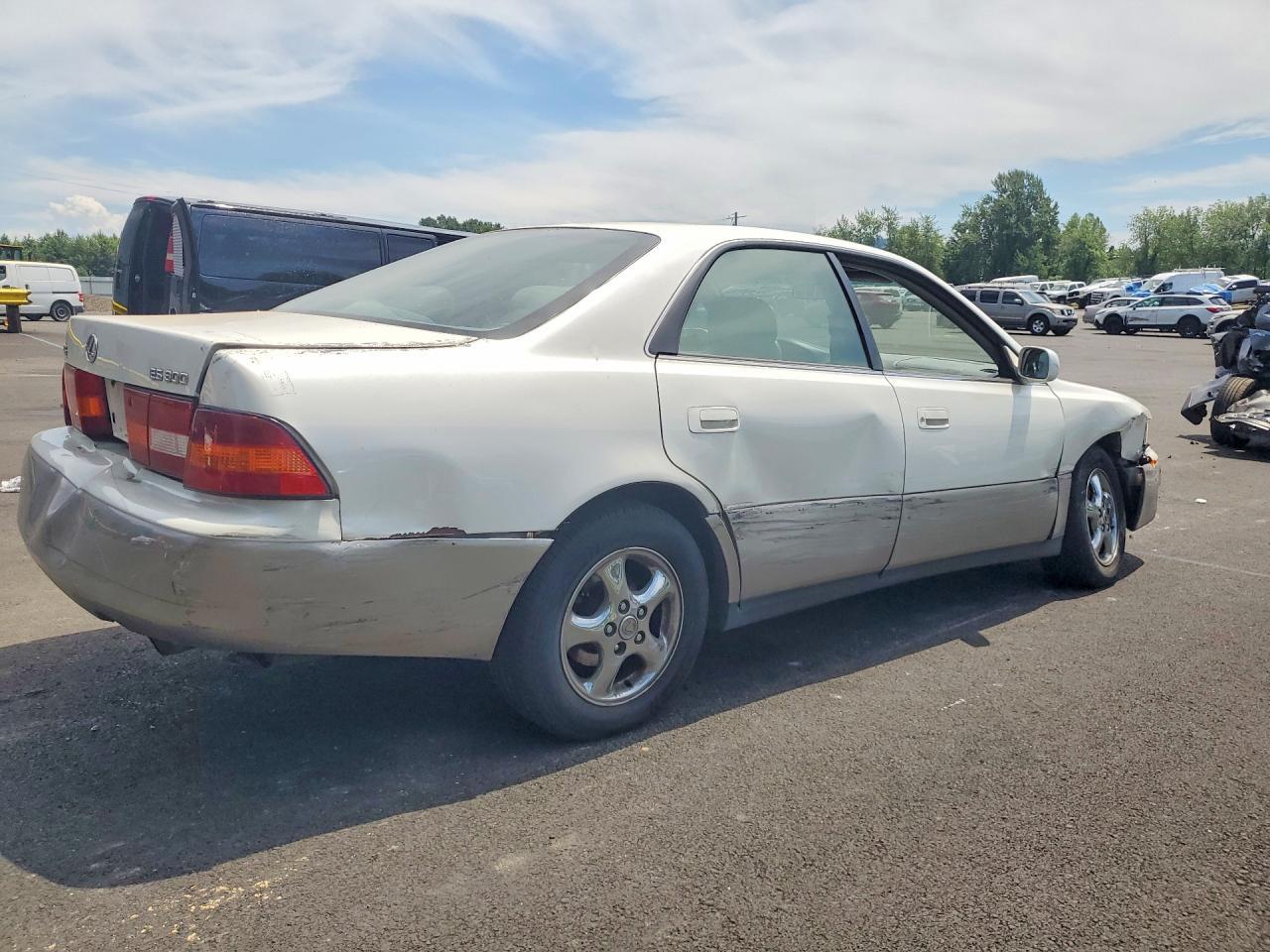 1998 Lexus Es 300 - Фото 3
