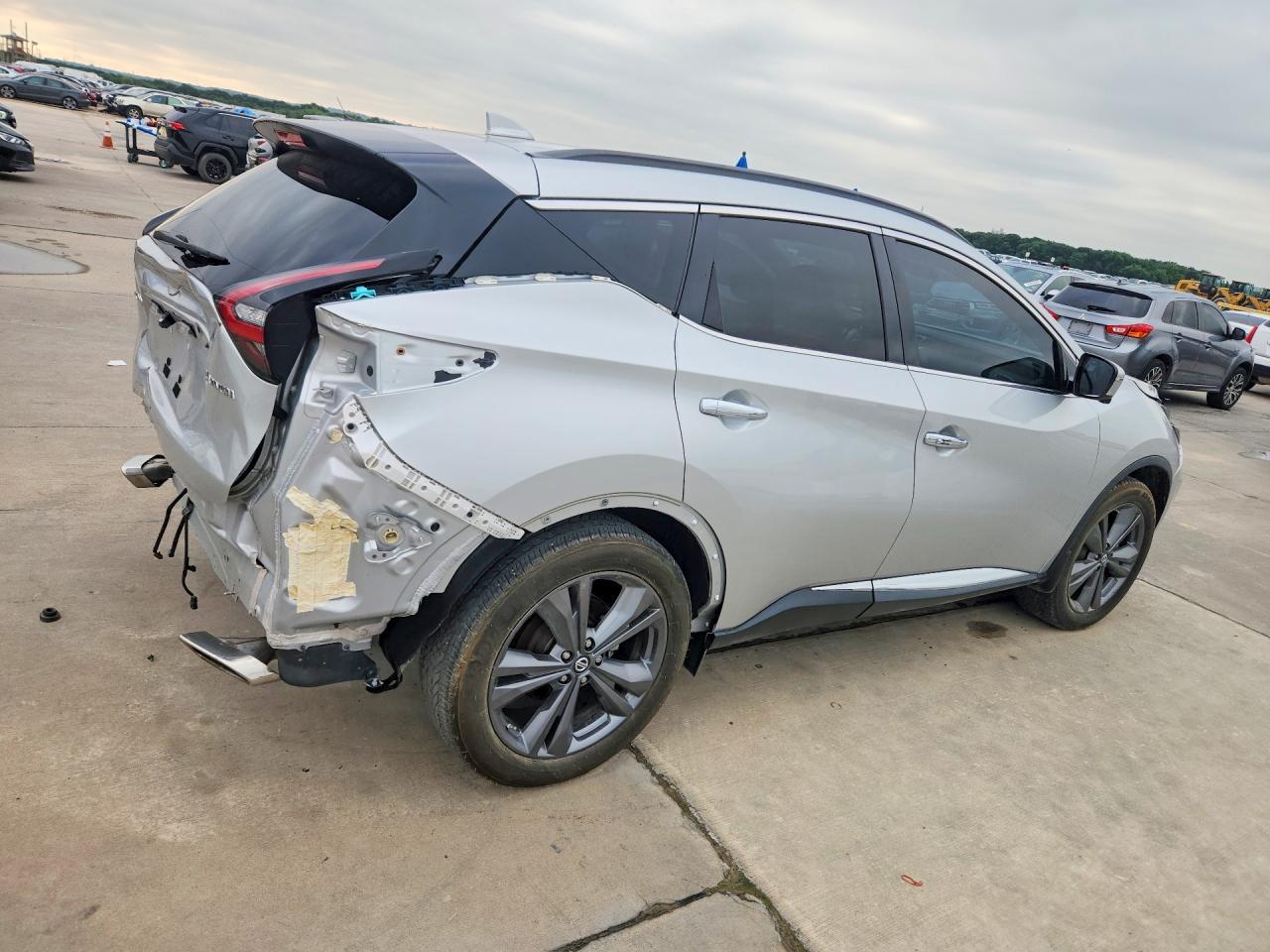 2021 Nissan Murano Platinum - Image 3