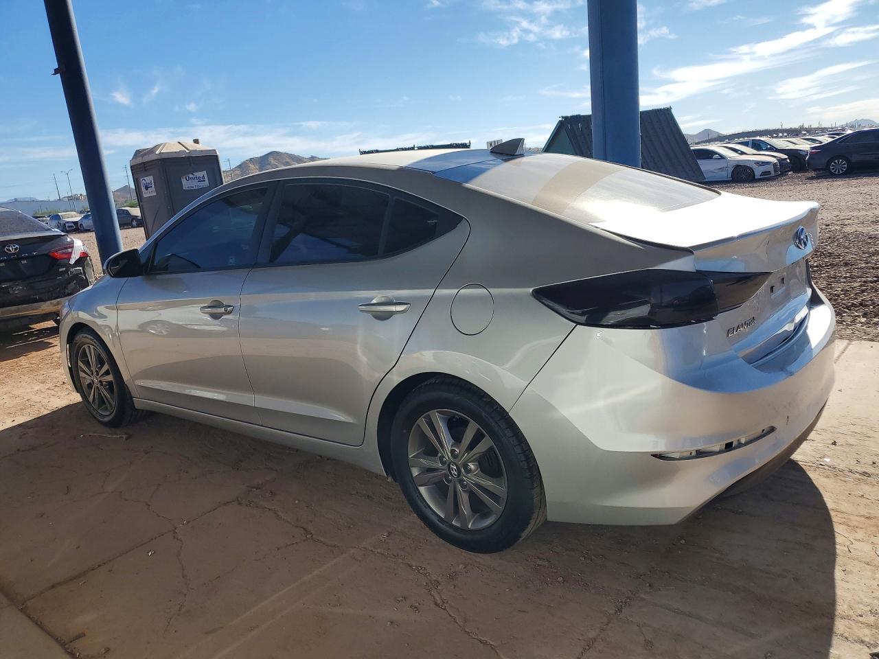 2017 Hyundai Elantra Se - Image 2