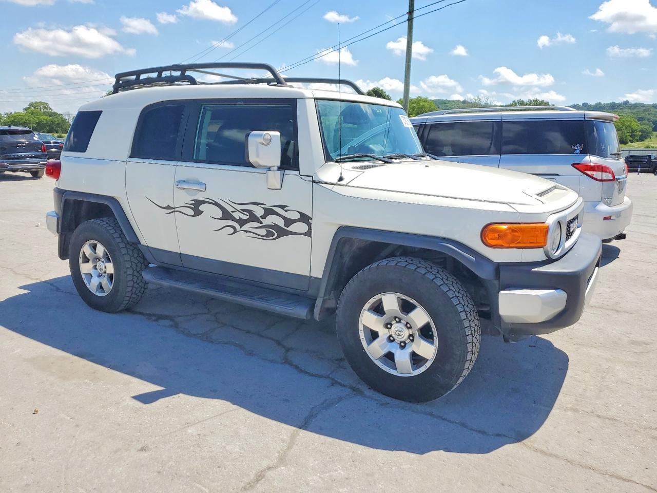 2010 Toyota Fj Cruiser Base - Image 4