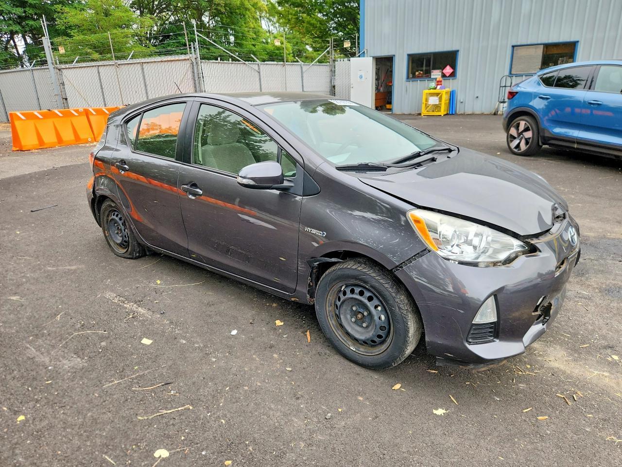 2012 Toyota Prius C Two - Image 4