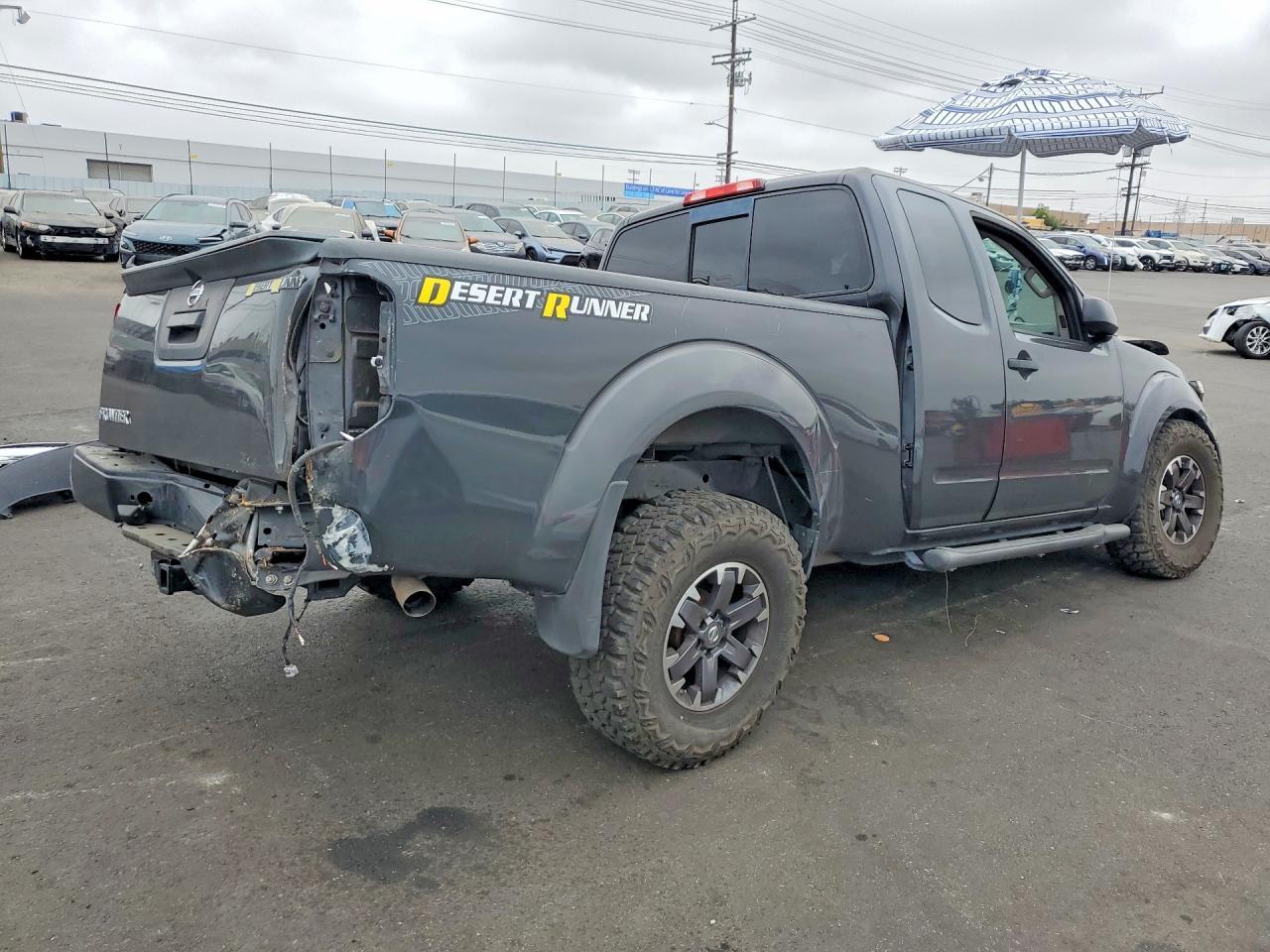 2015 Nissan Frontier Desert Runner - Фото 3