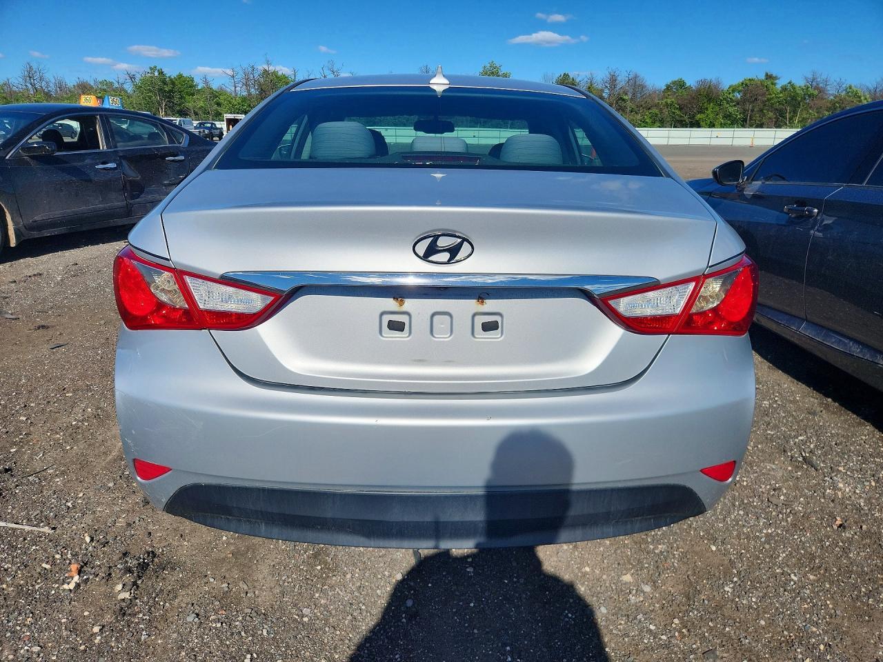 2014 Hyundai Sonata Gls - Image 6