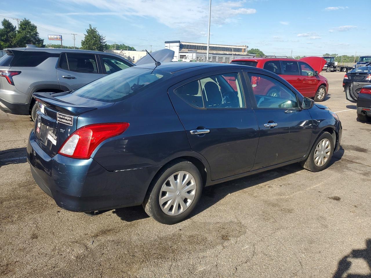 2017 Nissan Versa 1.6 Sv - Image 3