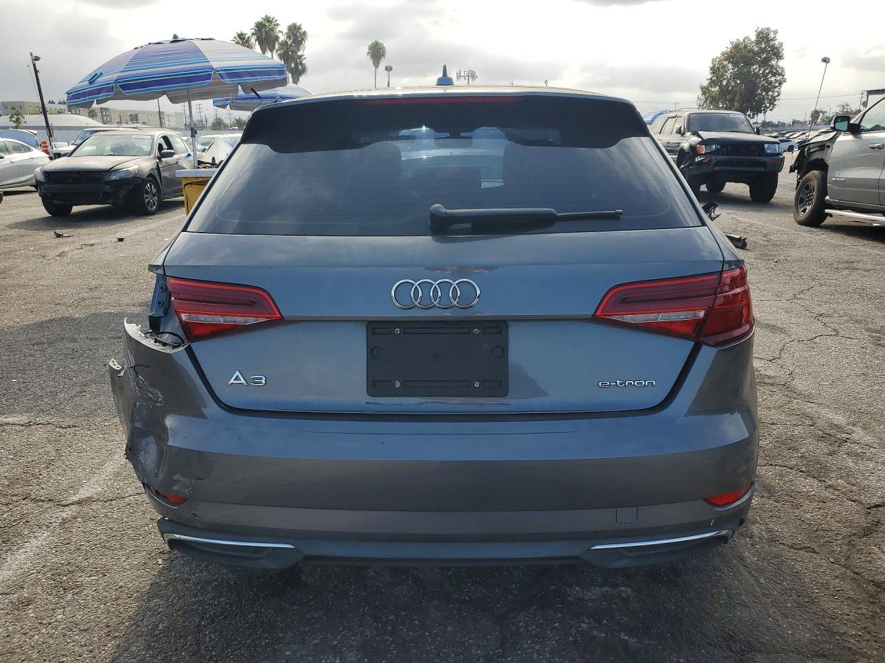 2018 Audi A3 E-Tron Premium - Фото 6