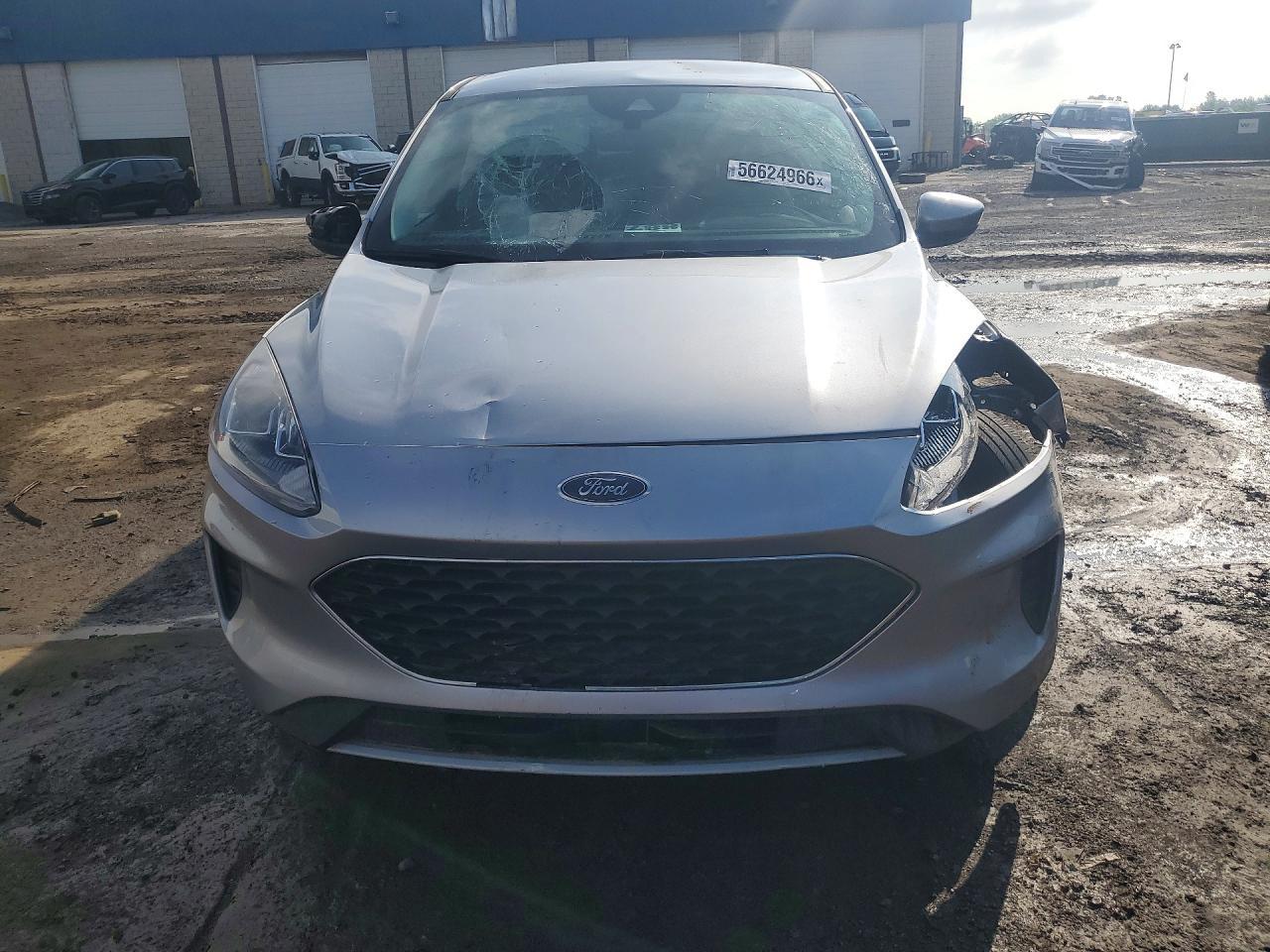 2021 Ford Escape Se - Фото 5