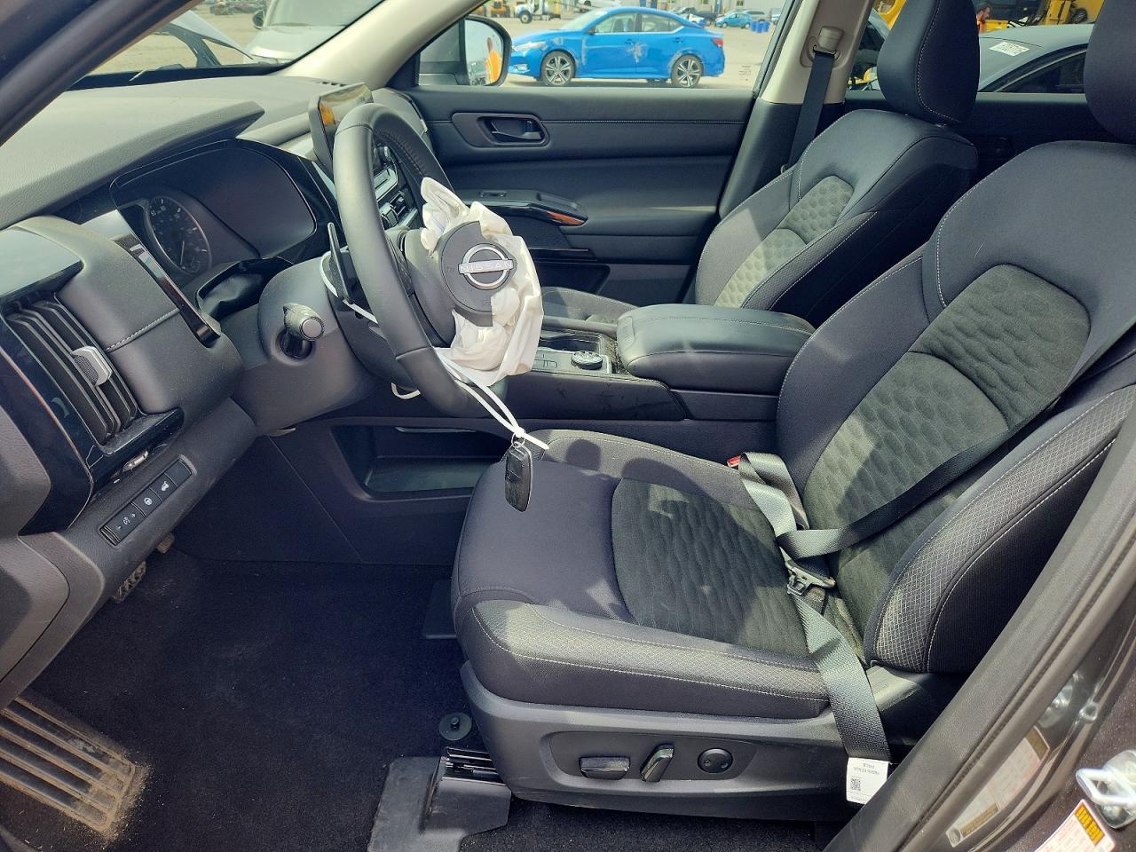 2025 Nissan Pathfinder Sv - Image 7