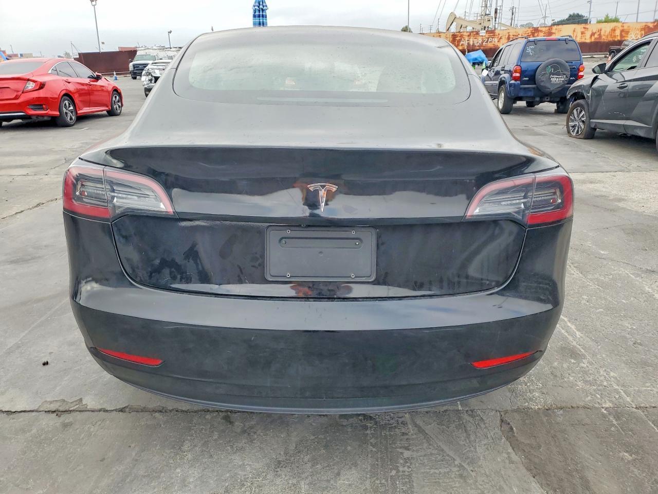 2023 Tesla Model 3 - Image 6