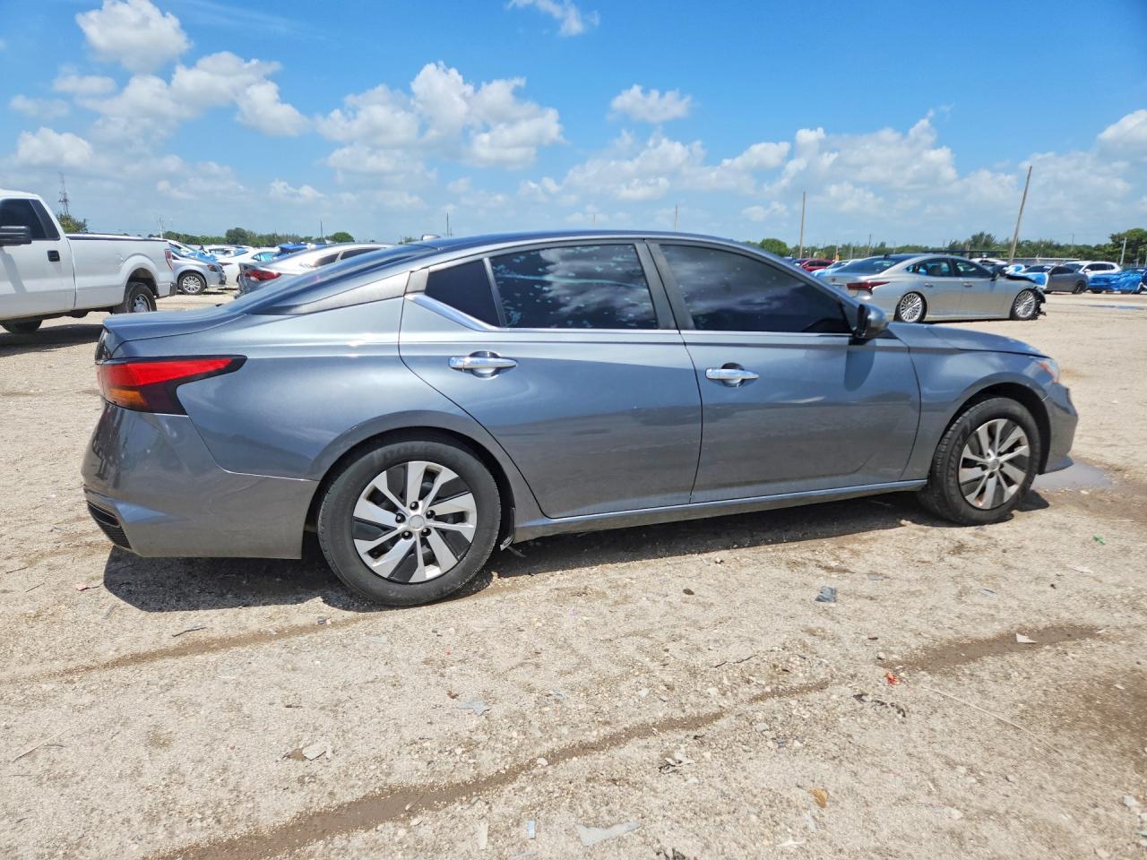 2020 Nissan Altima S - Image 3