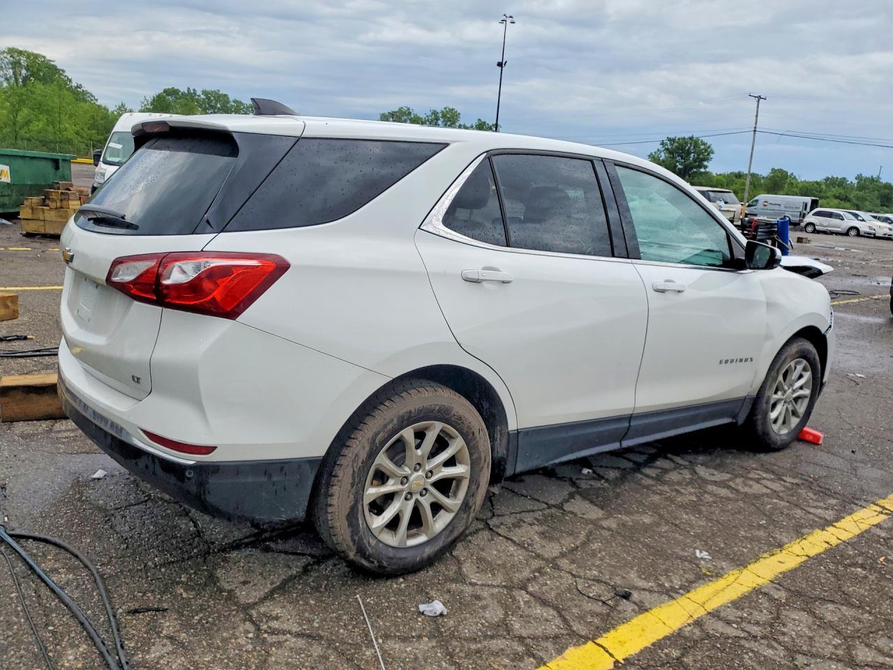 2018 Chevrolet Equinox Lt - Image 3