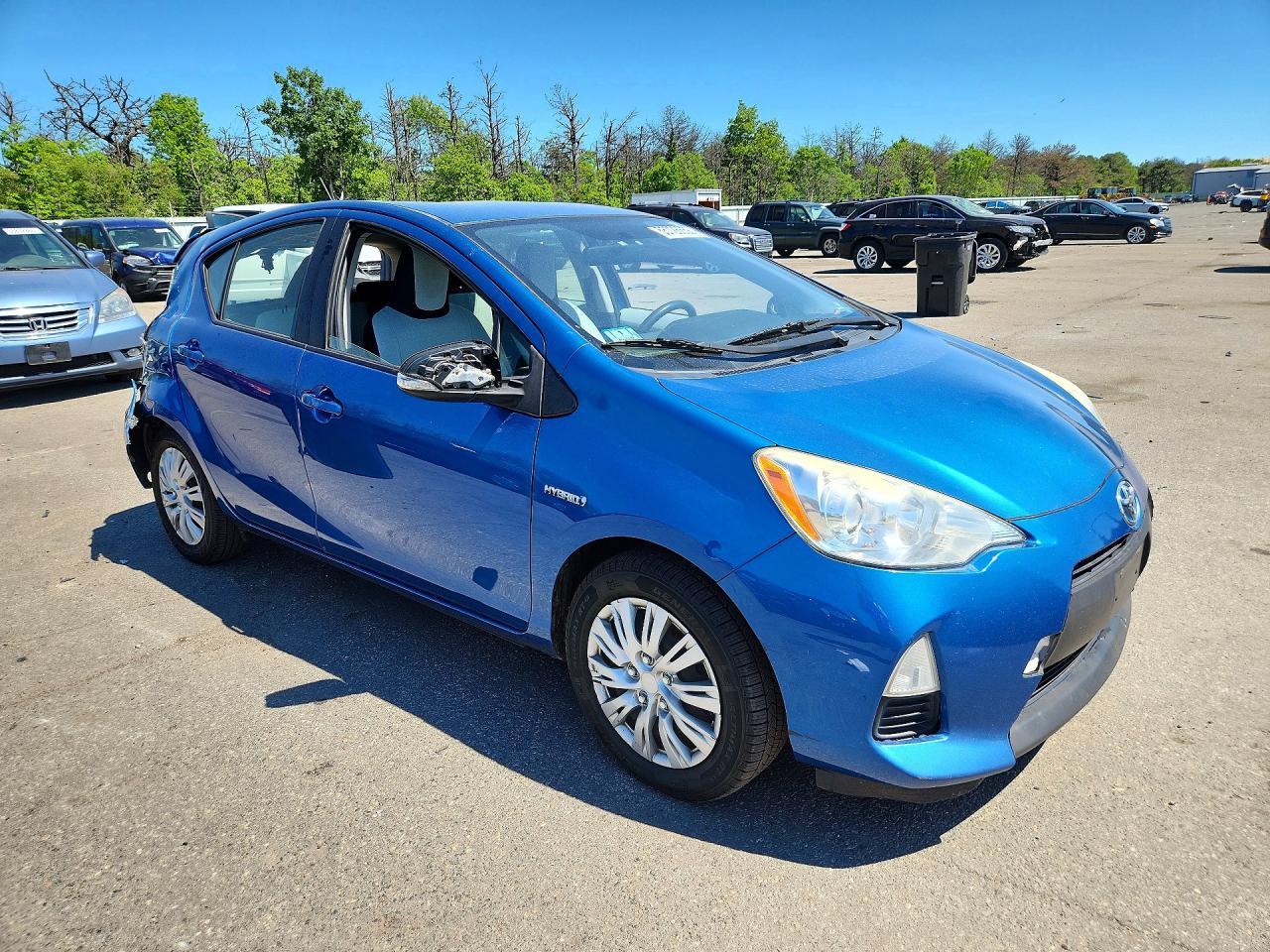 2014 Toyota Prius C One - Image 4