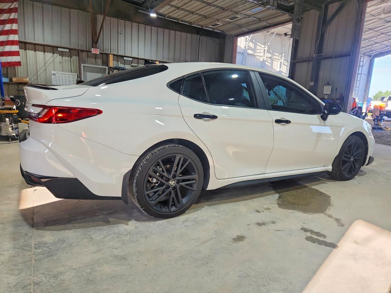 2026 Toyota Camry Nightshade - Фото 3