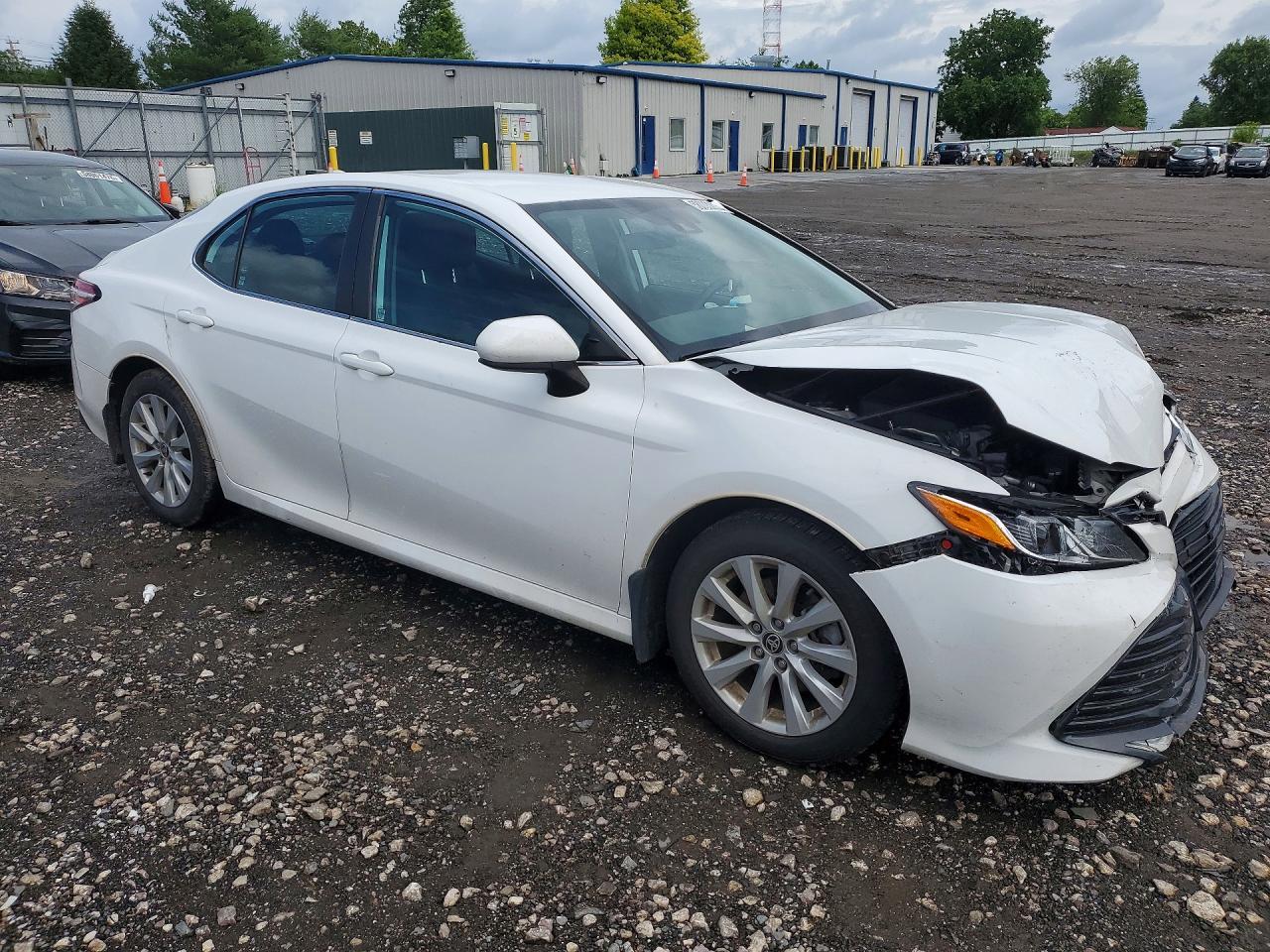 2020 Toyota Camry Le - Image 4
