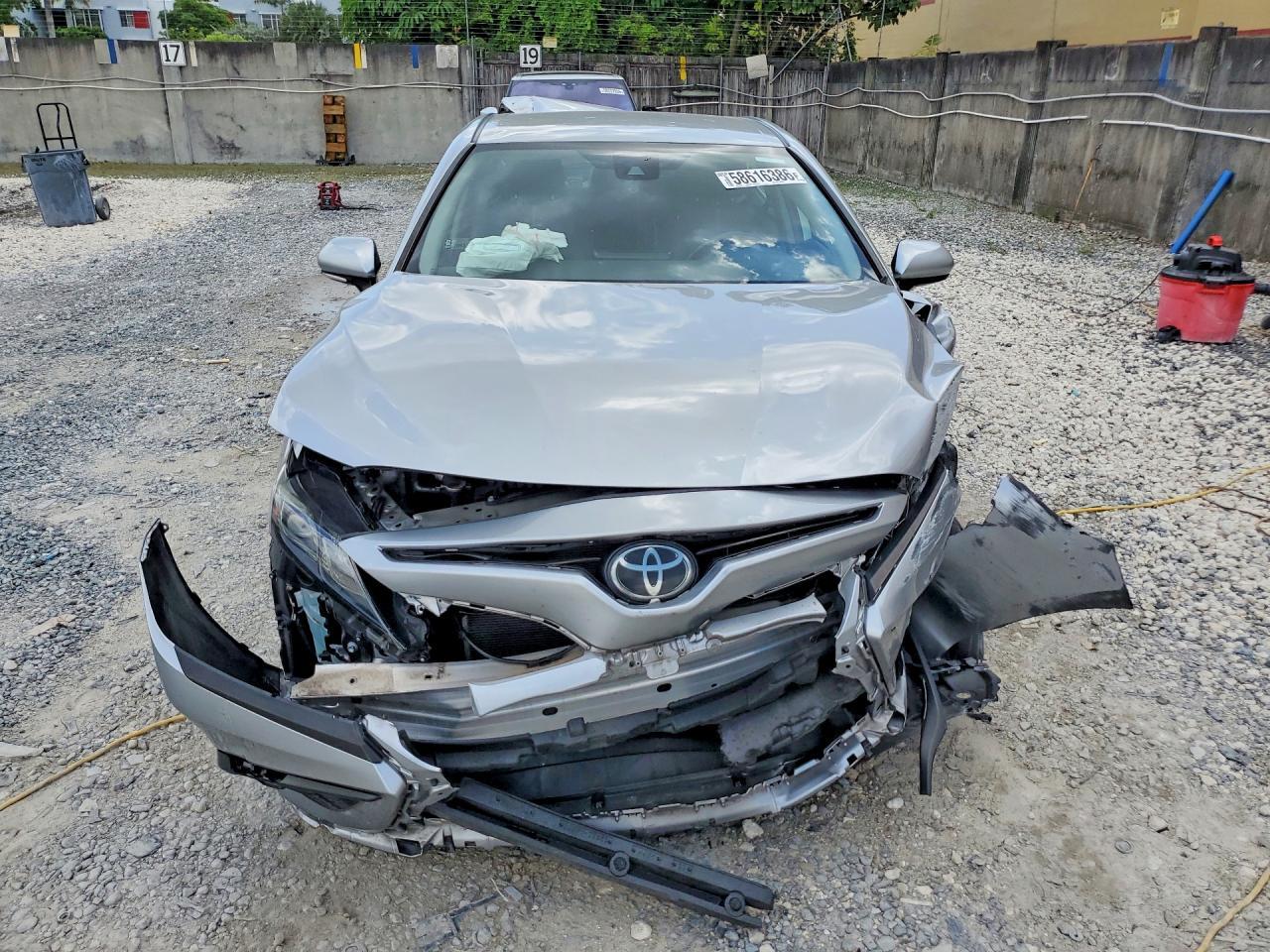 2022 Toyota Camry Se - Фото 5