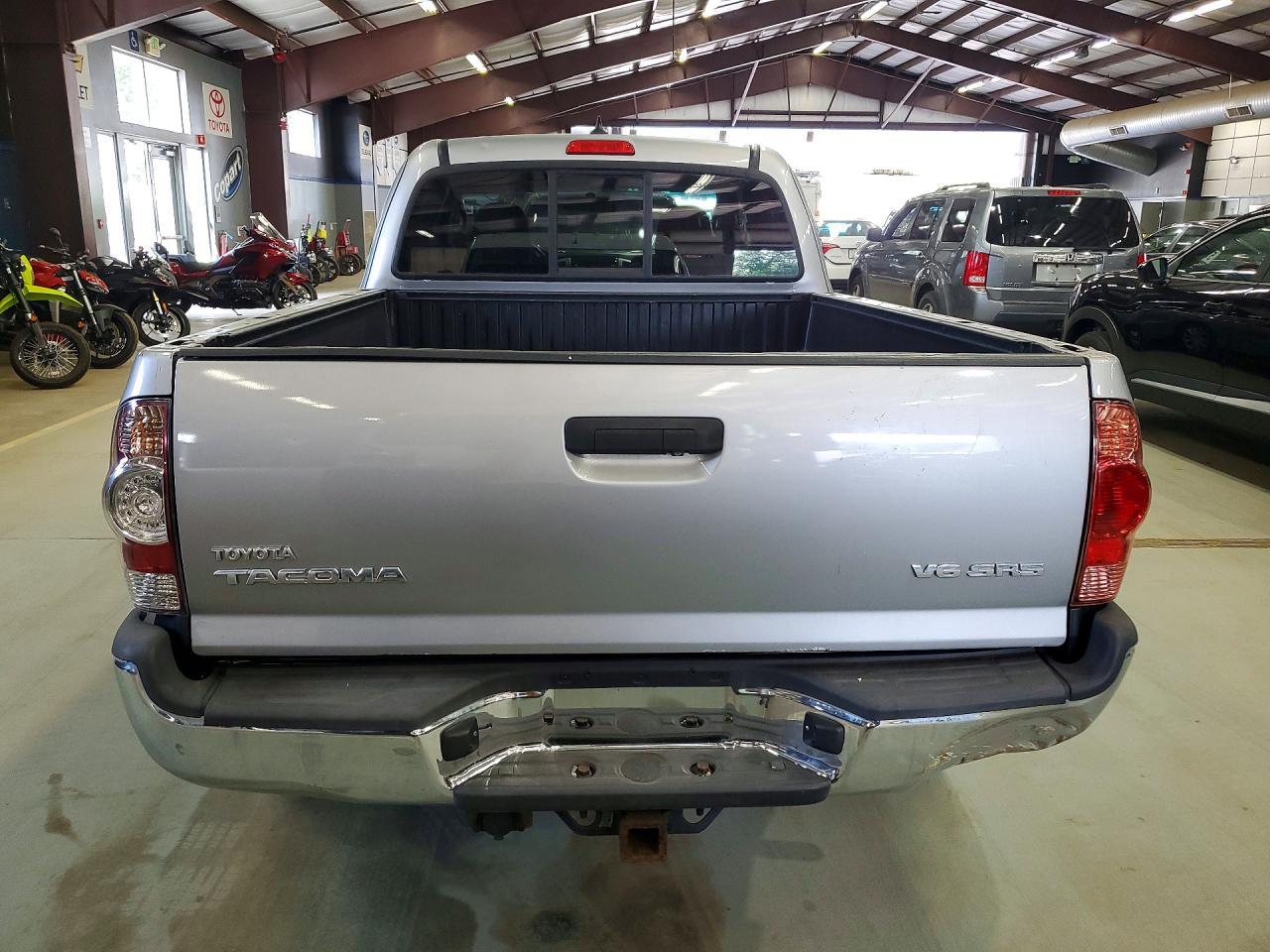 2014 Toyota Tacoma V6 - Фото 6