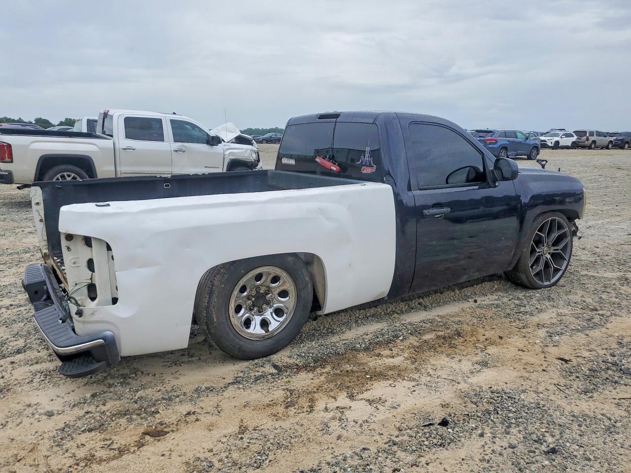 2008 Chevrolet Silverado - Фото 3