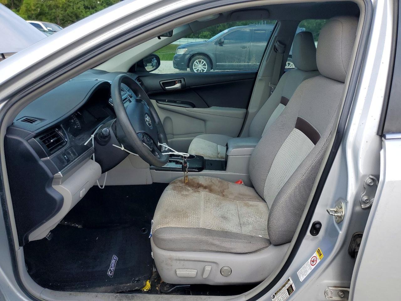 2014 Toyota Camry Le - Image 7