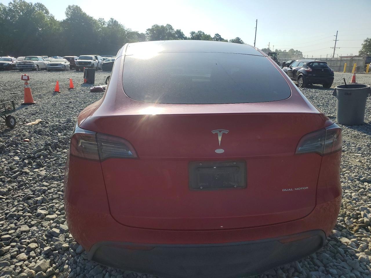 2023 Tesla Model Y - Image 6
