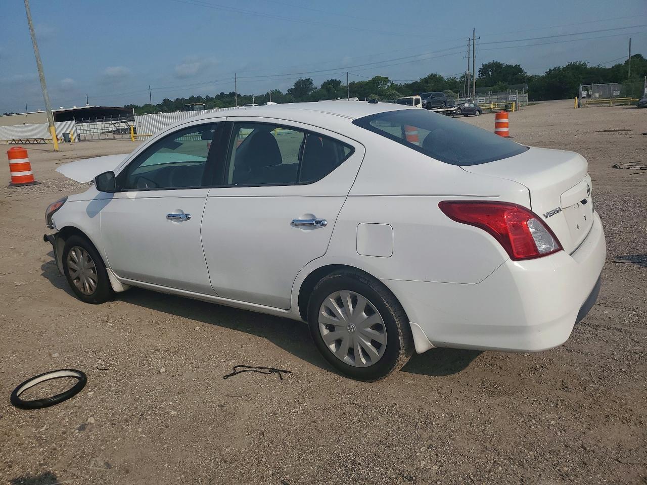2016 Nissan Versa 1.6 Sv - Image 2