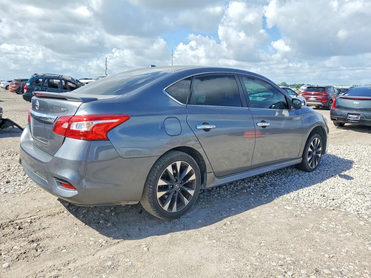 2019 Nissan Sentra Sr - Фото 3