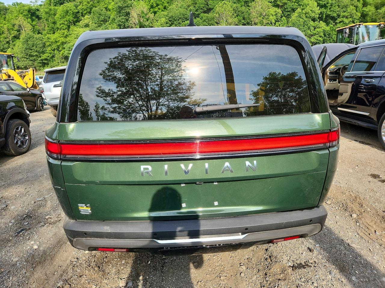 2024 Rivian R1S Adventure - Image 6