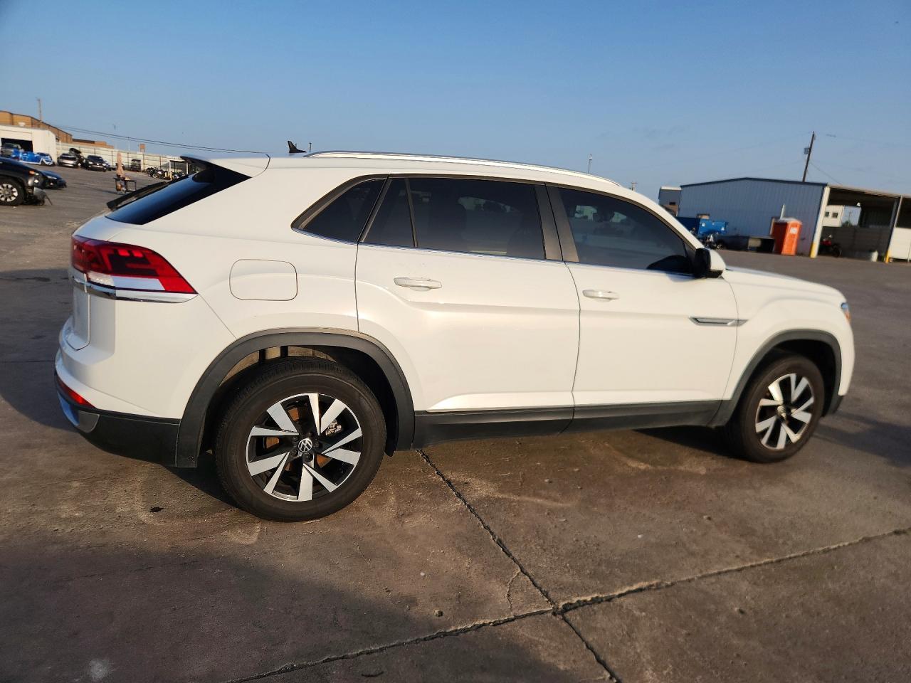 2020 Volkswagen Atlas Cross Sport Se - Фото 3