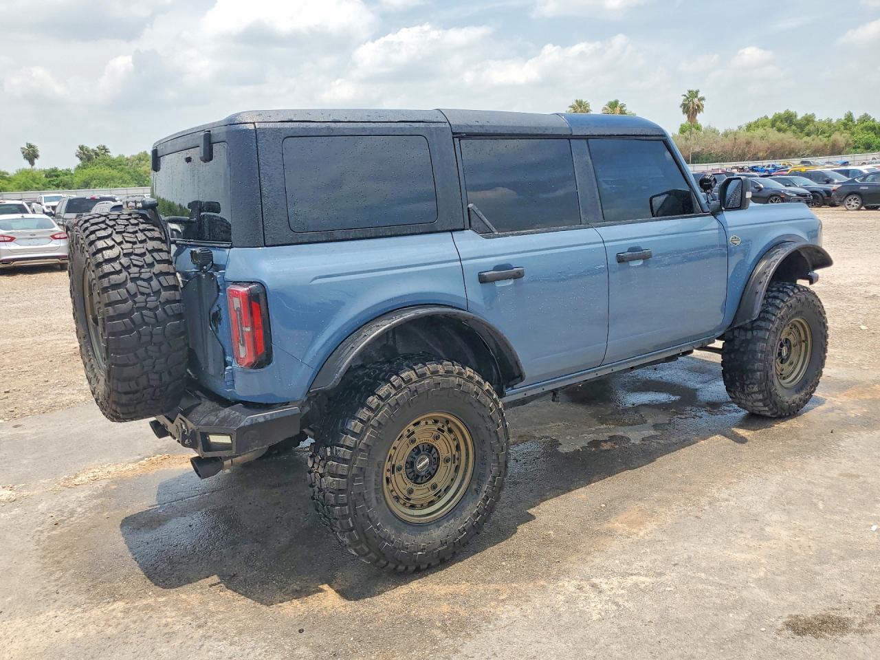 2023 Ford Bronco Base - Фото 3
