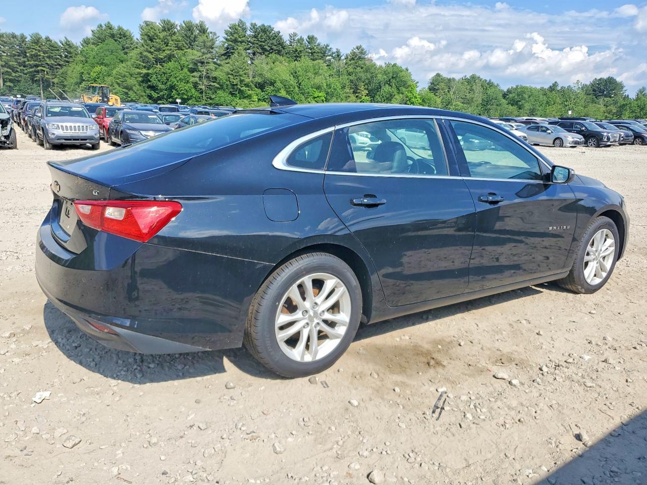 2017 Chevrolet Malibu - Фото 3