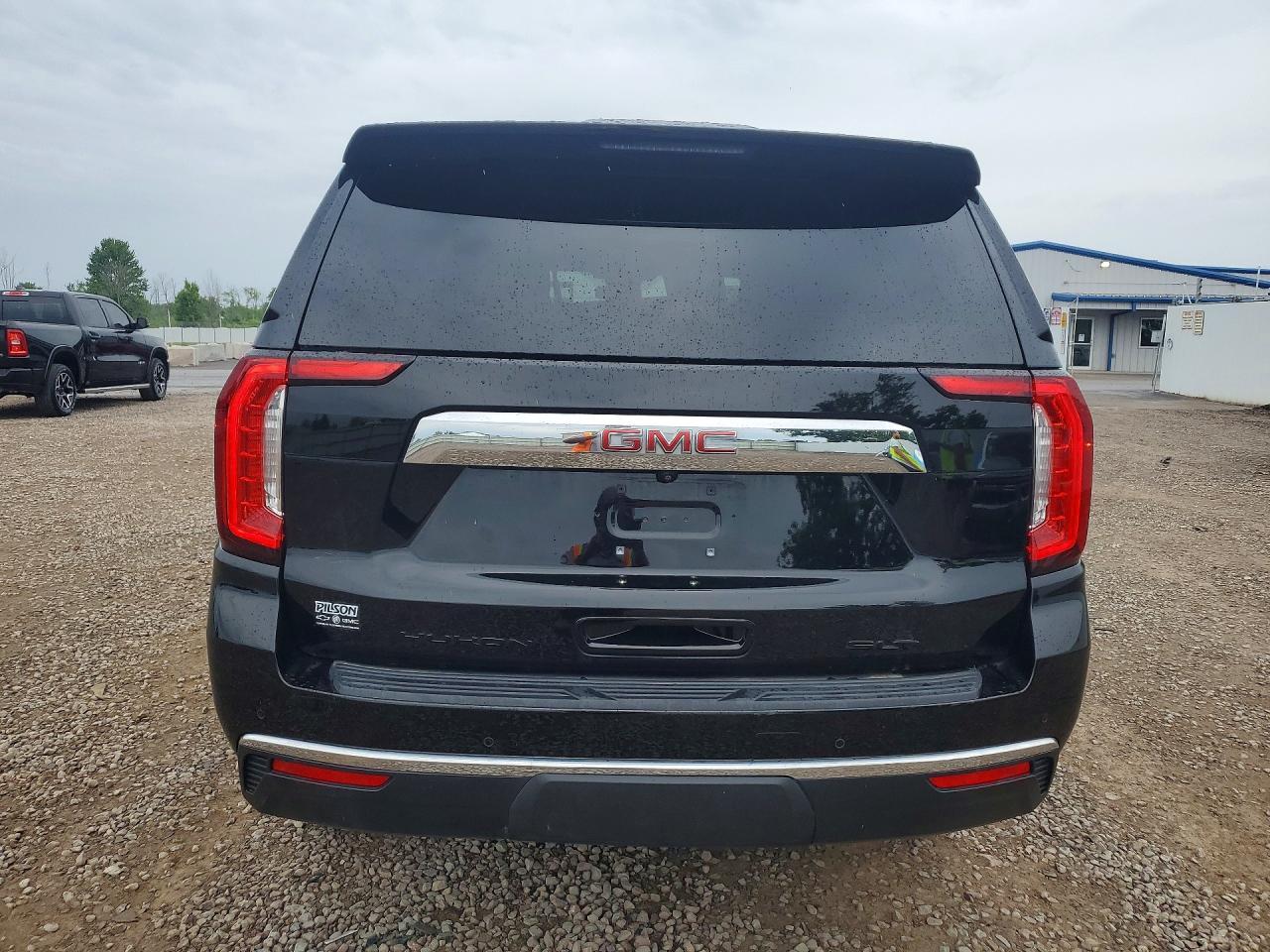 2023 GMC Yukon Slt - Image 6