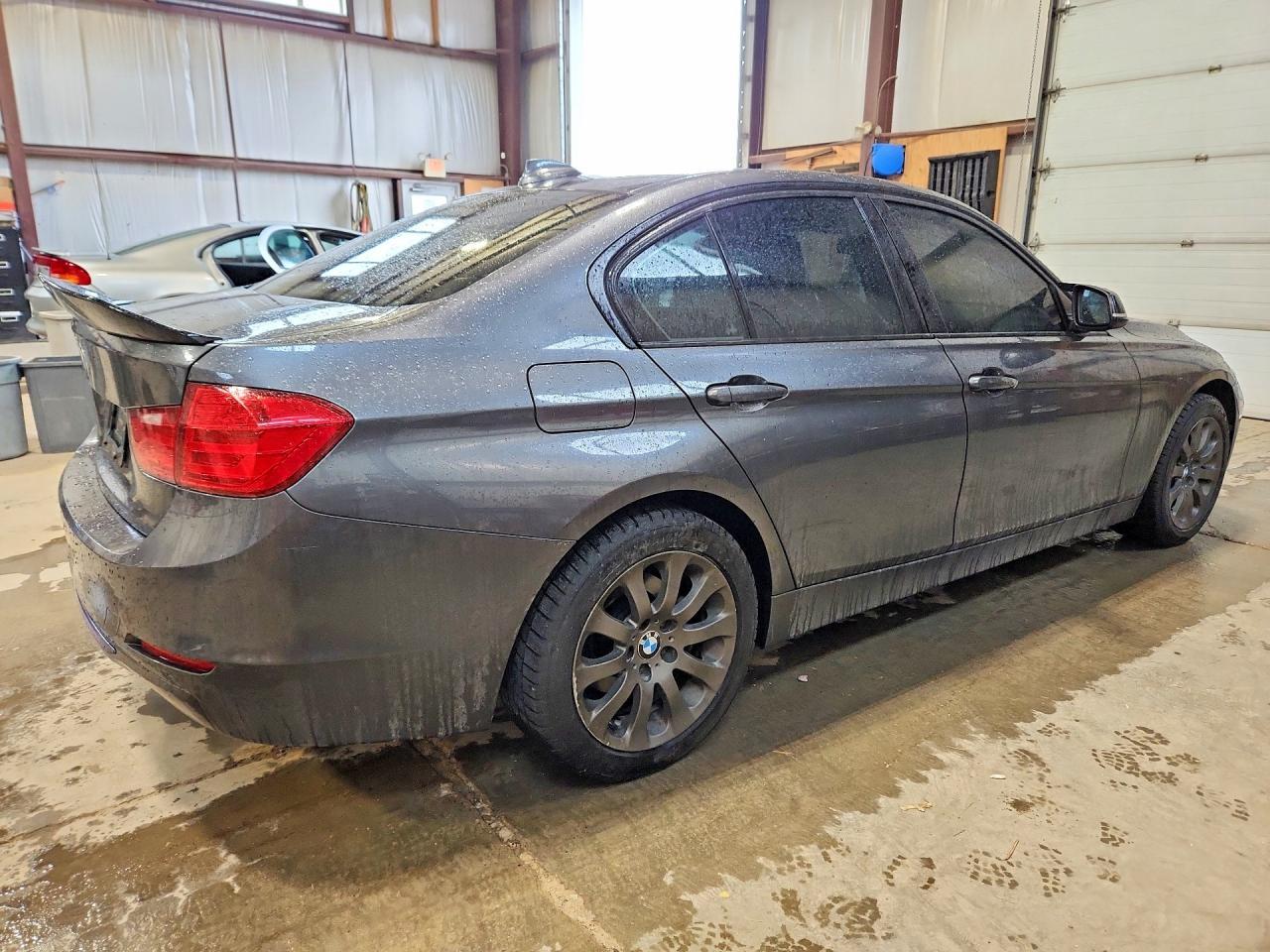 2015 BMW 320 I xDrive - Фото 3
