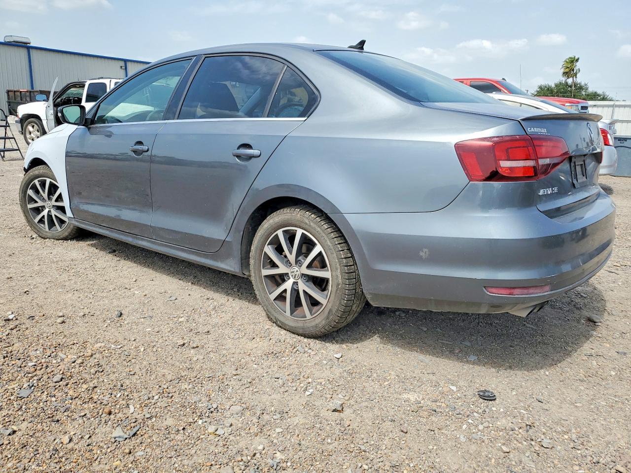 2017 Volkswagen Jetta Se - Image 2