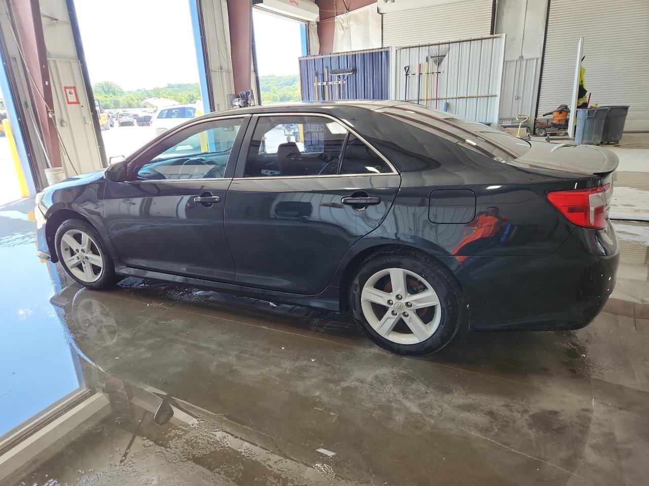 2012 Toyota Camry Se - Фото 2