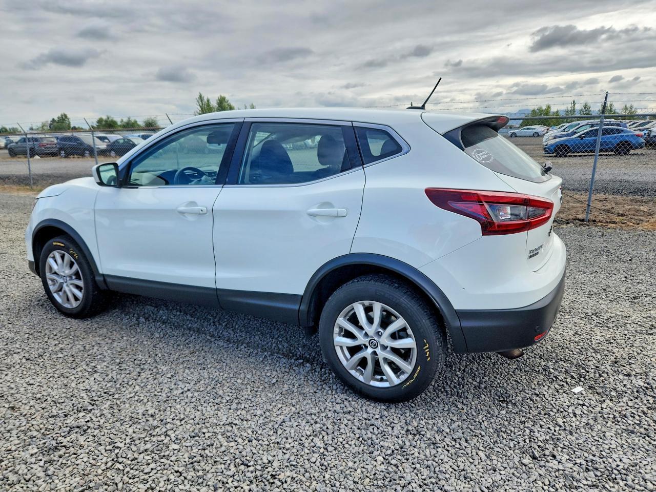 2021 Nissan Rogue Sport S - Фото 2