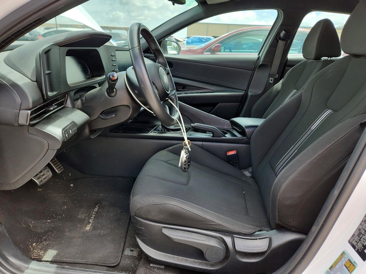 2025 Hyundai Elantra Sel Sport - Фото 7