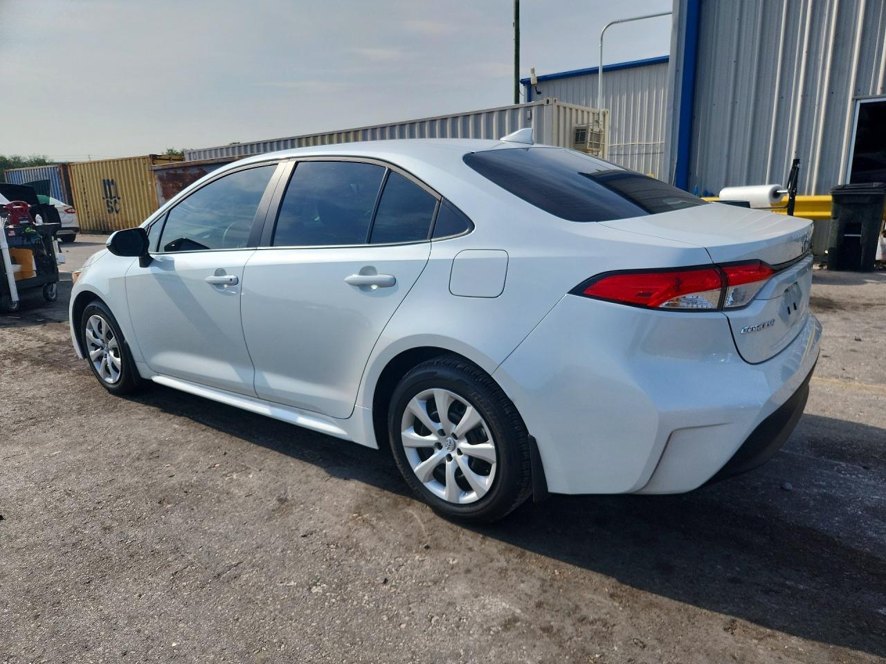 2025 Toyota Corolla Le - Фото 2