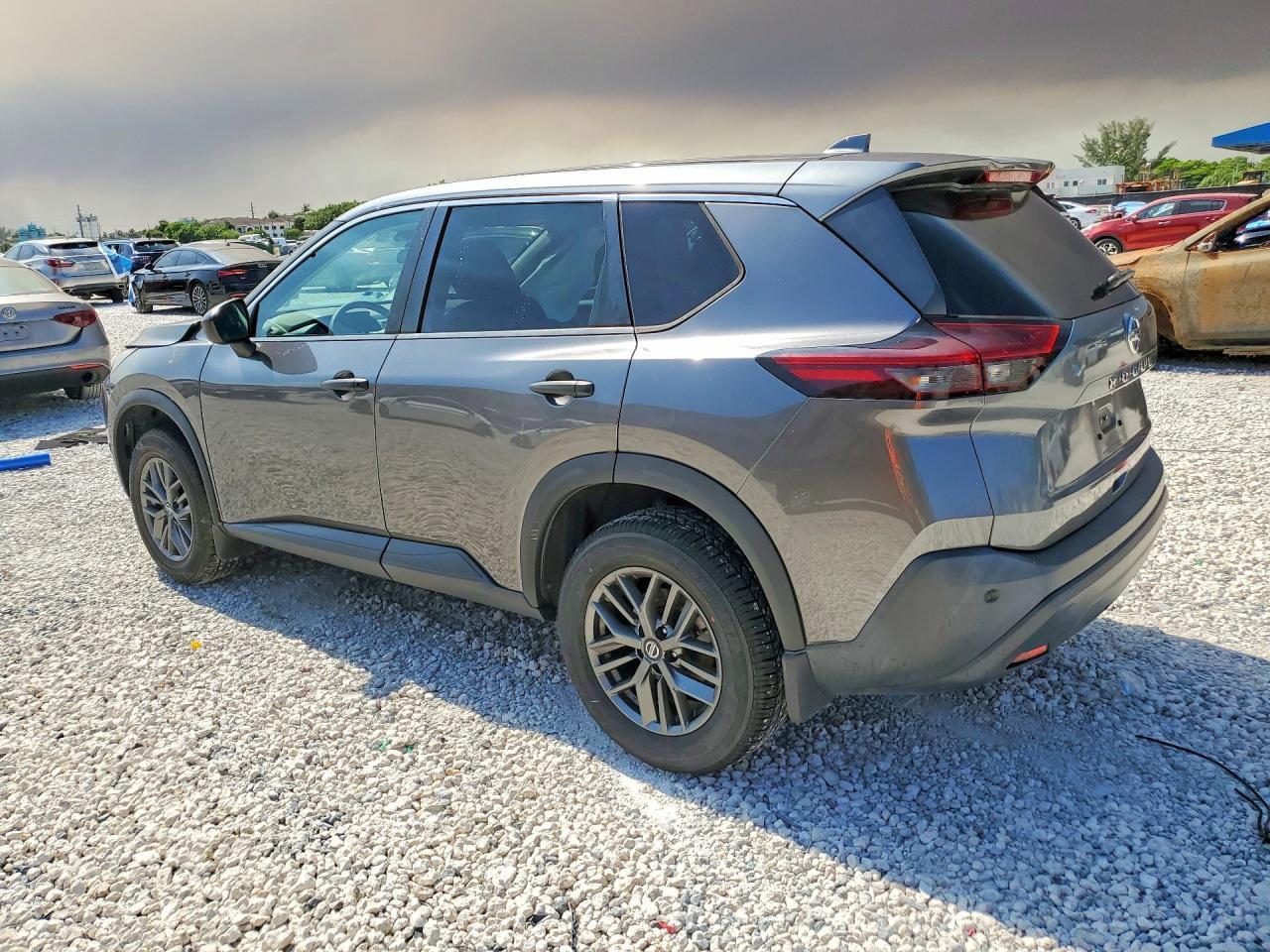 2021 Nissan Rogue S - Фото 2