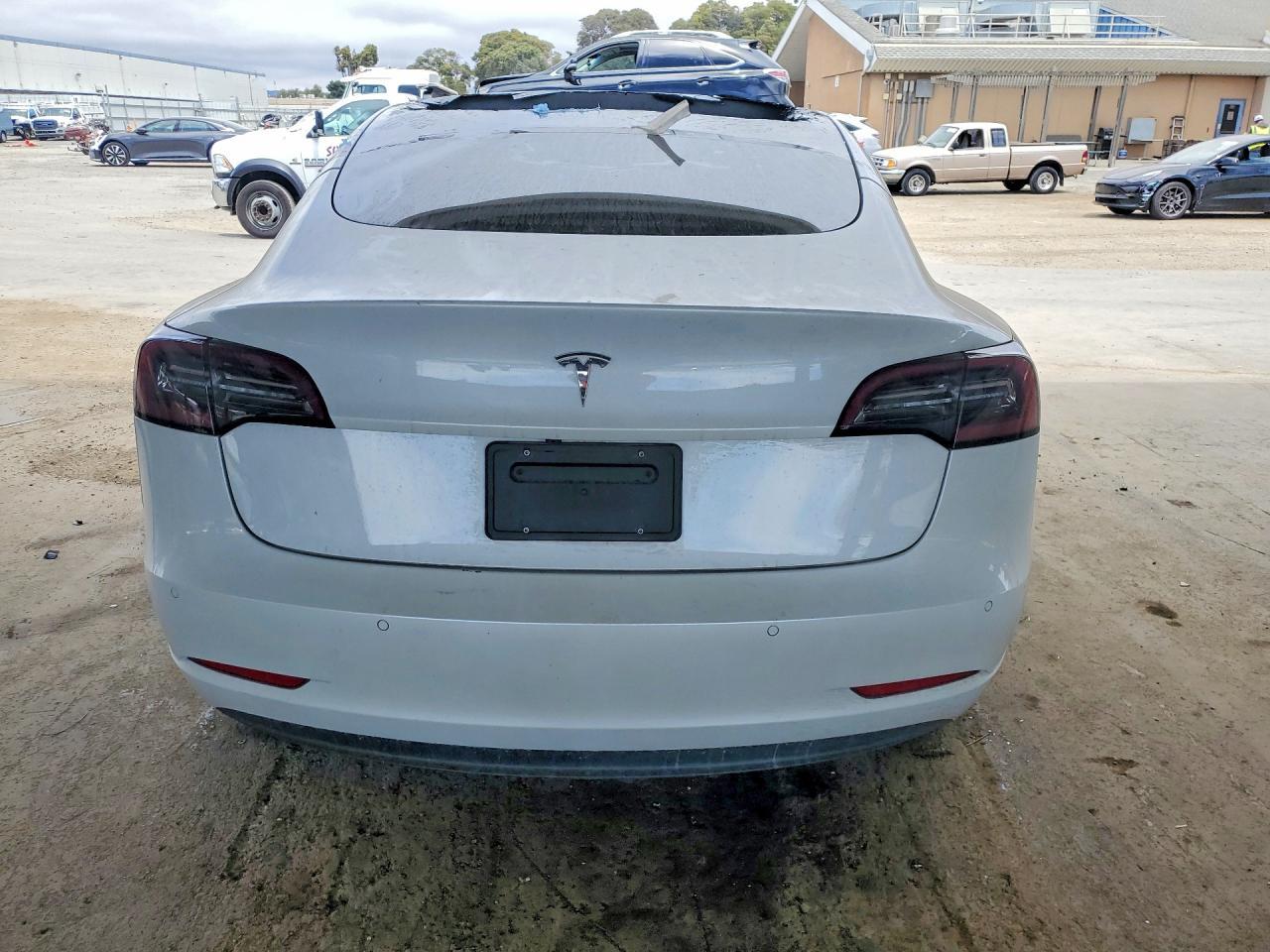 2022 Tesla Model 3 - Фото 6