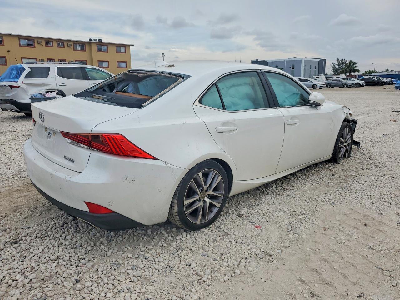 2019 Lexus Is 300 - Фото 3