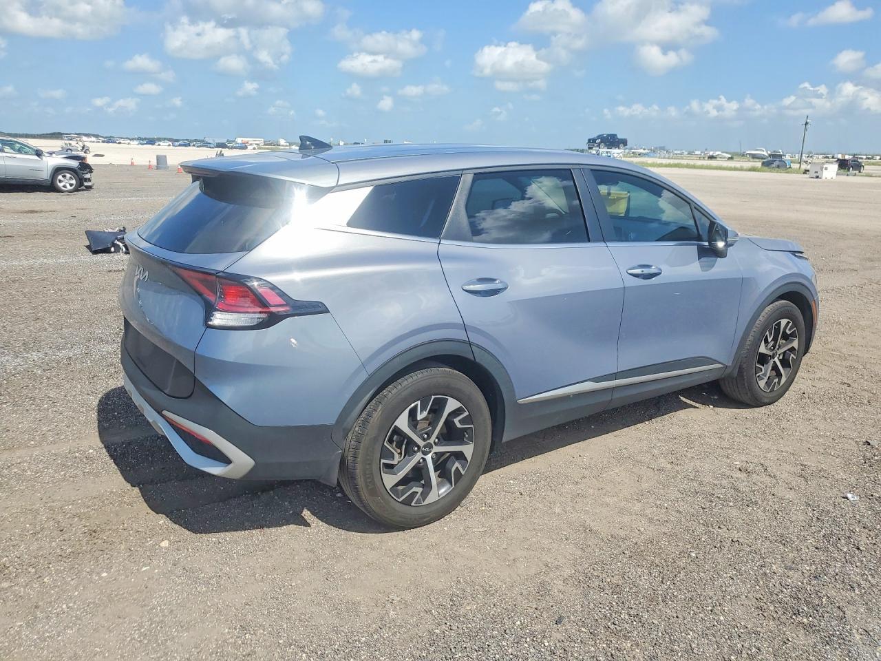 2024 Kia Sportage Ex - Image 3