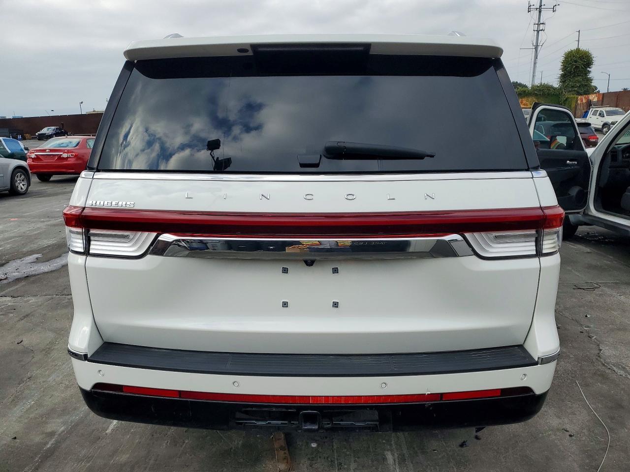 2024 Lincoln Navigator Reserve - Image 6