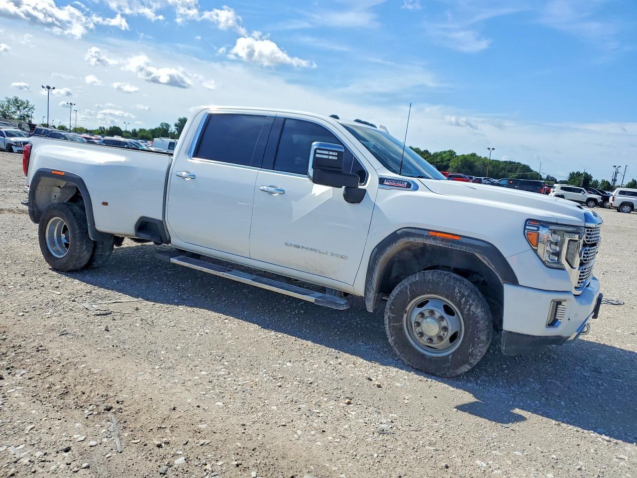 2022 GMC Sierra K3500 Denali - Image 4
