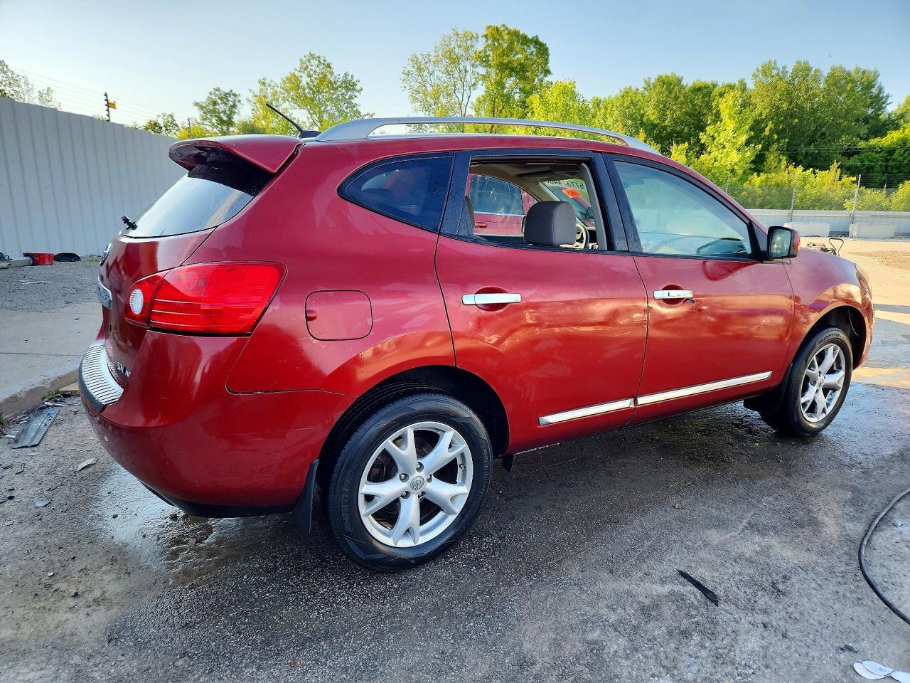 2011 Nissan Rogue S - Фото 3