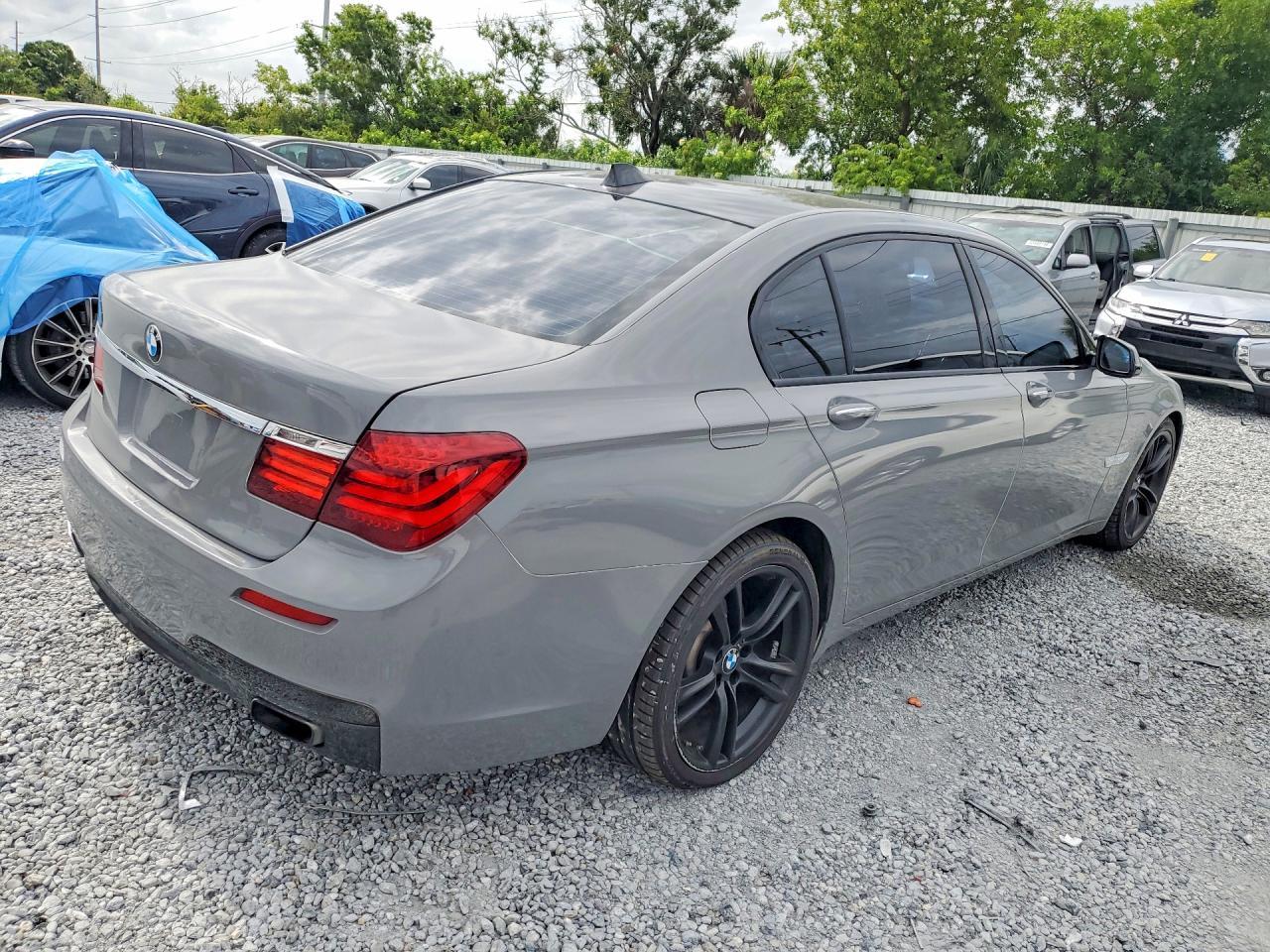 2015 BMW 740 Li - Фото 3