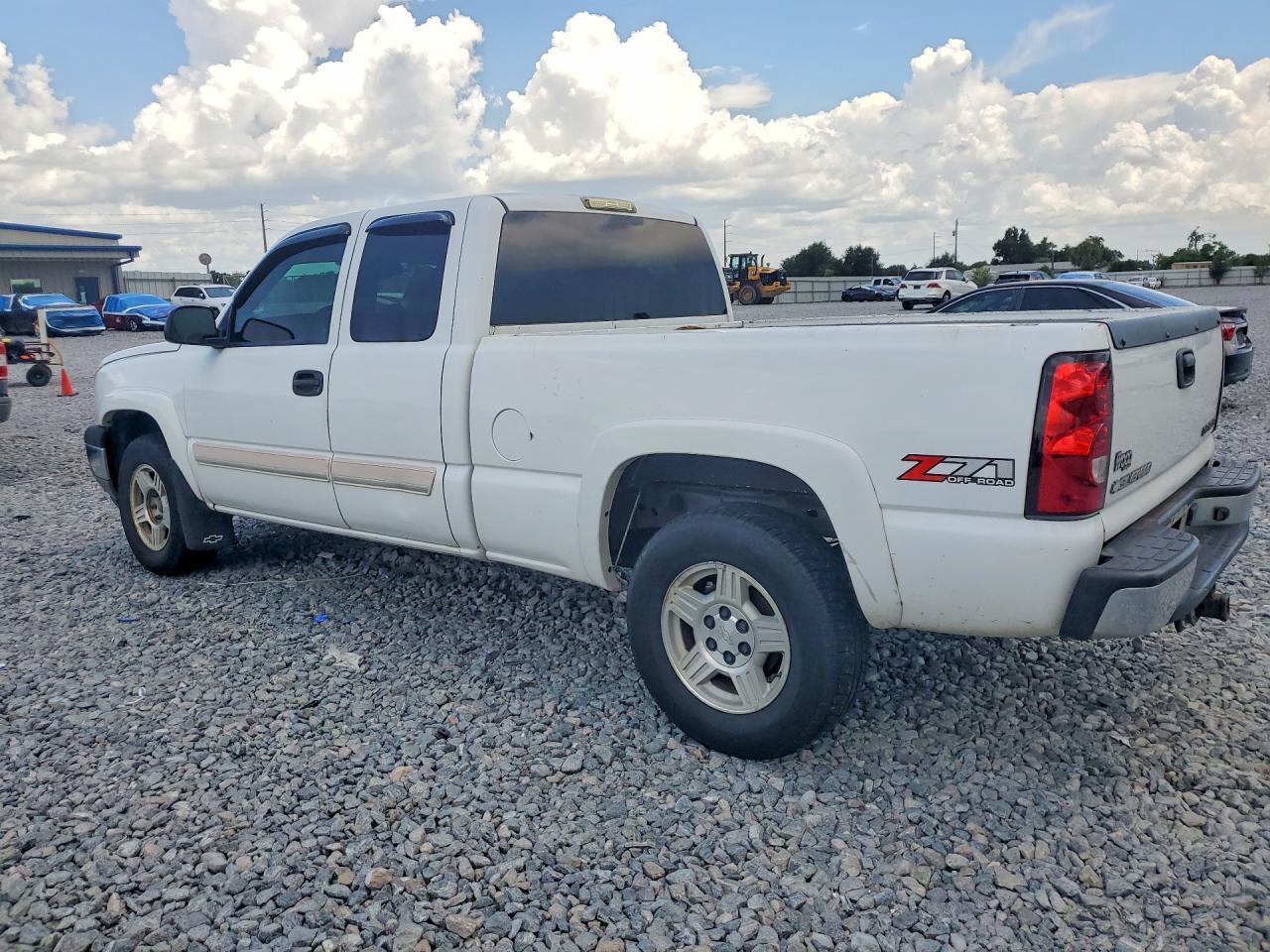 2005 Chevrolet Silverado K1500 - Фото 2