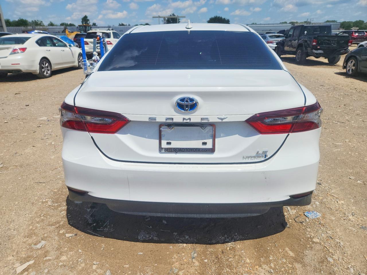 2023 Toyota Camry Le - Image 6