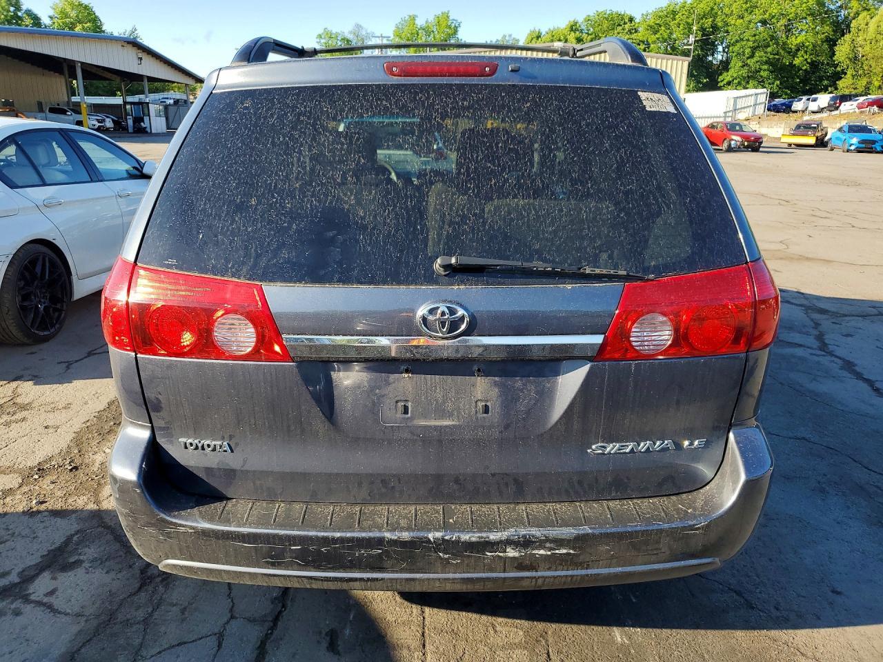 2008 Toyota Sienna Le 7-Passenger - Фото 6