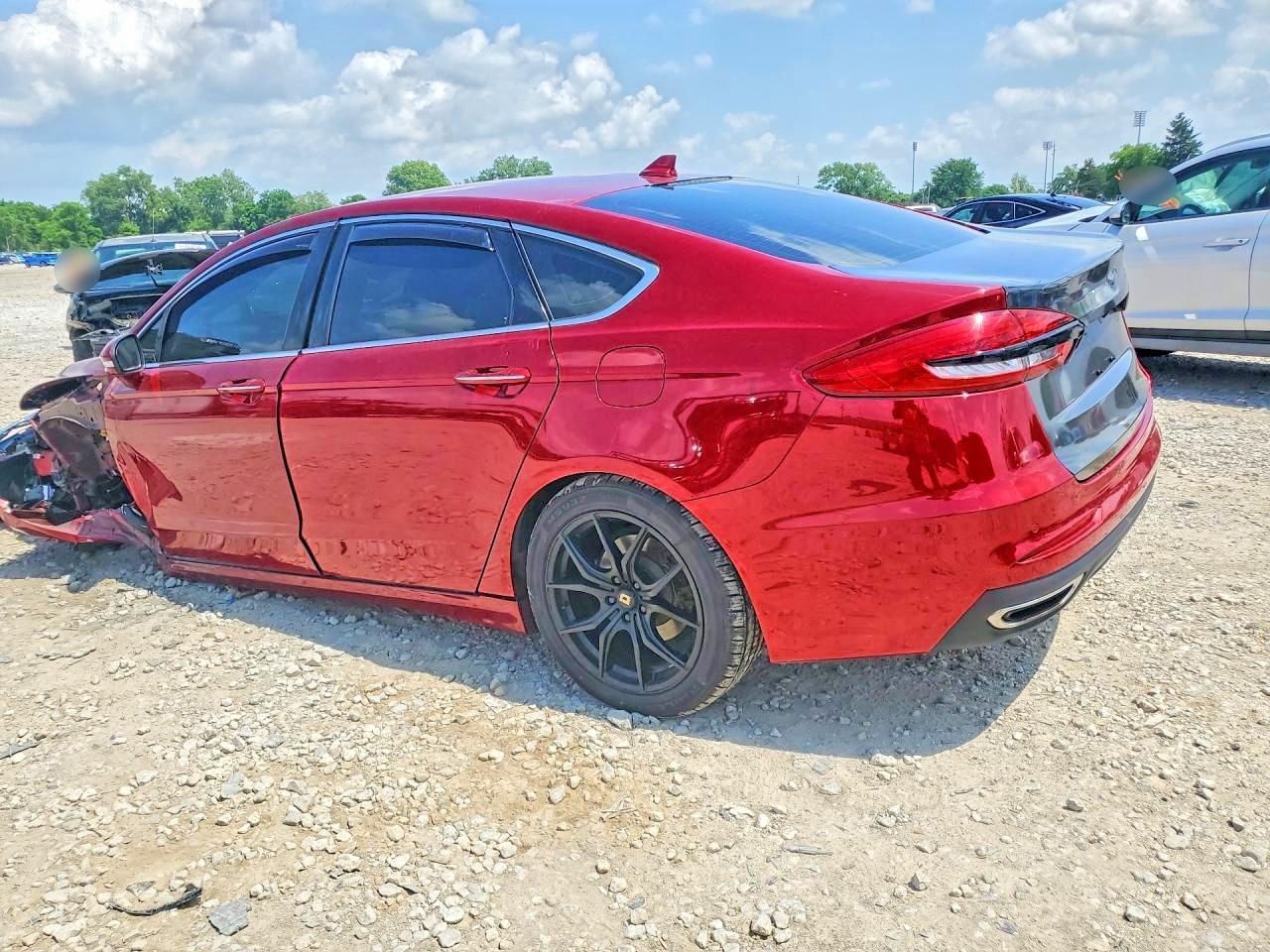 2019 Ford Fusion Titanium - Фото 2